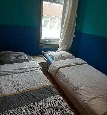 Charlotte, Not For Parties, Not A Hotel, Room With Shared Bathroom, No Kitchen Amesterdão Exterior foto