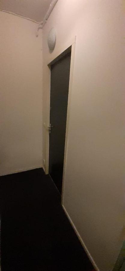Charlotte, Not For Parties, Not A Hotel, Room With Shared Bathroom, No Kitchen Amesterdão Exterior foto