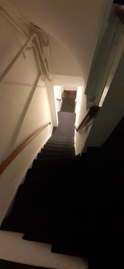 Charlotte, Not For Parties, Not A Hotel, Room With Shared Bathroom, No Kitchen Amesterdão Exterior foto