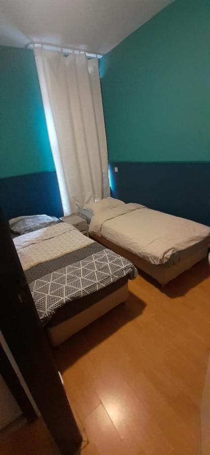 Charlotte, Not For Parties, Not A Hotel, Room With Shared Bathroom, No Kitchen Amesterdão Exterior foto