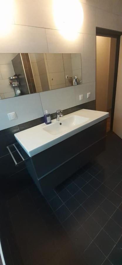Charlotte, Not For Parties, Not A Hotel, Room With Shared Bathroom, No Kitchen Amesterdão Exterior foto